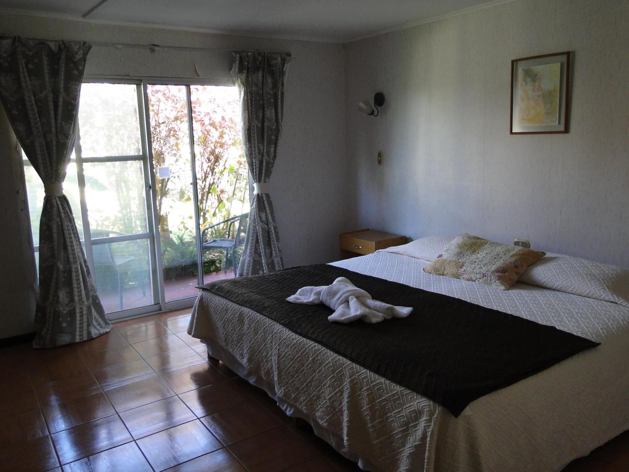 Tupa Hotel Hanga Roa Cameră foto